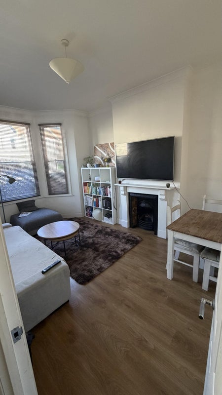 Room Herbert Gardens in Greater London