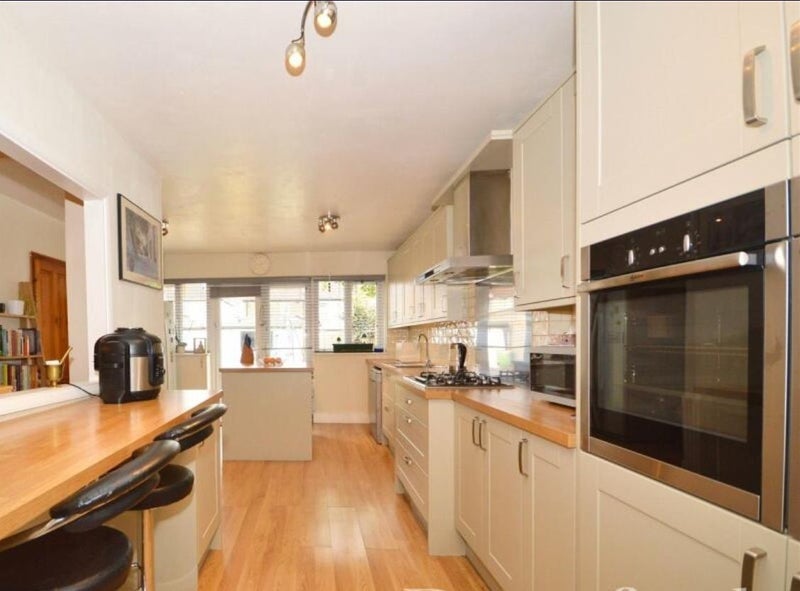 House Pembroke Road in Greater London