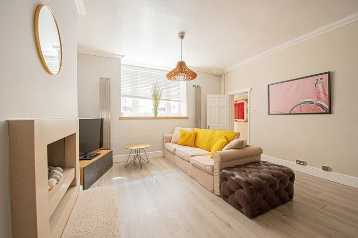 Flat Gloucester Terrace in City of Westminster
