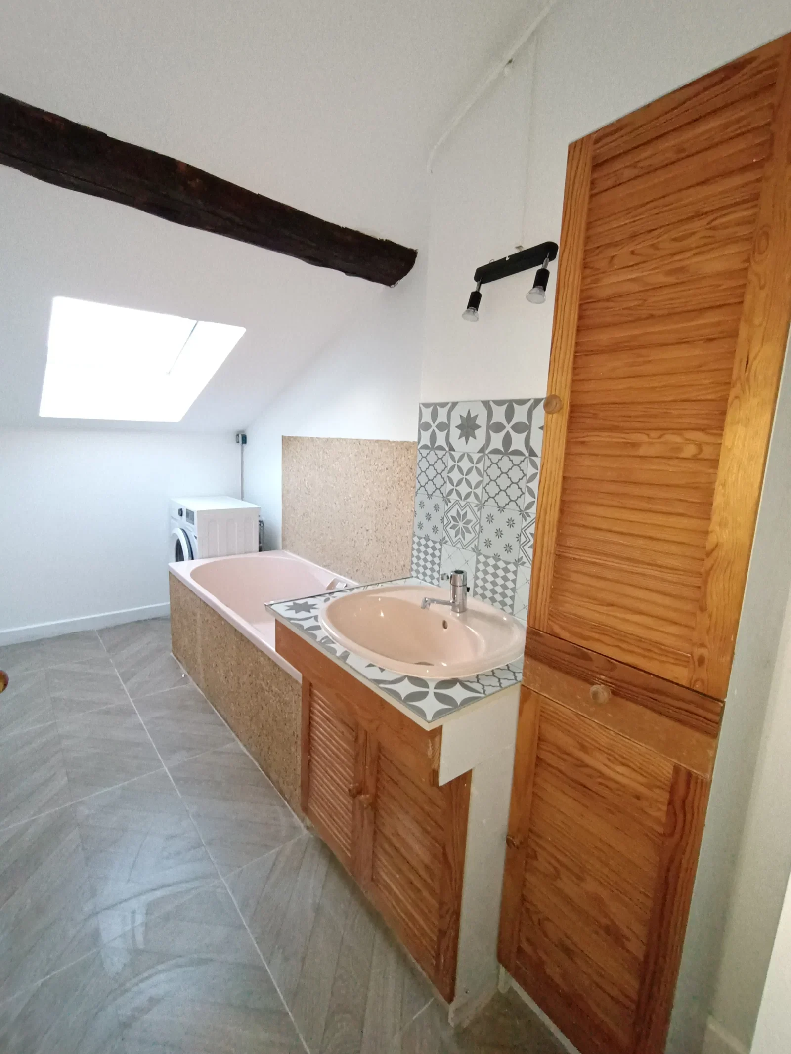 Room Rue Brison in Roanne
