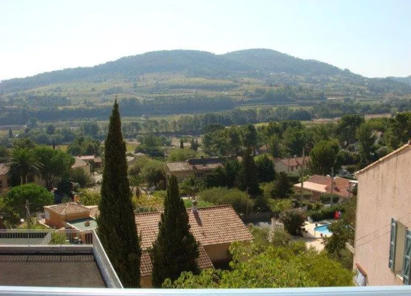 Flat Avenue de la Libération in La Cadière-d'Azur