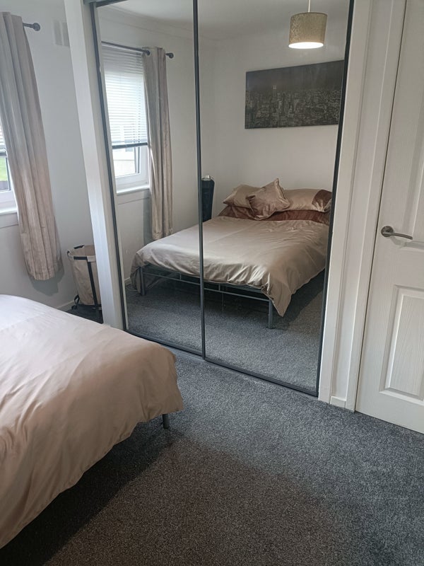 Room Scapa Street in Glasgow