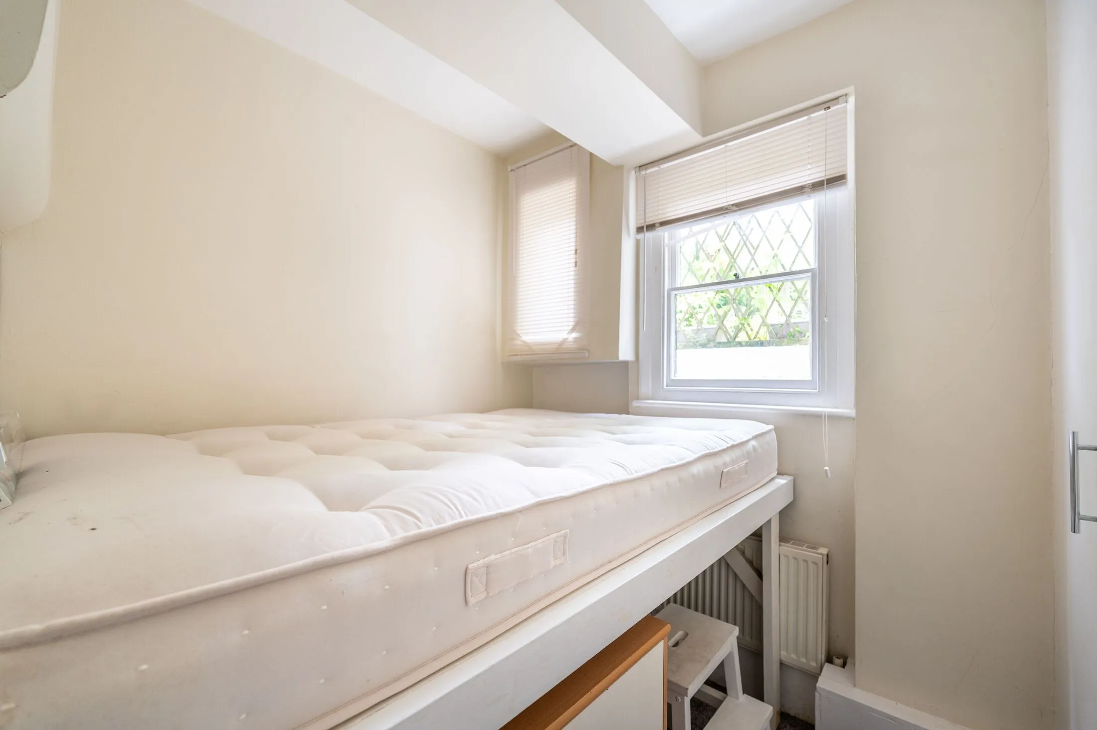 Flat Ladbroke Grove in Greater London