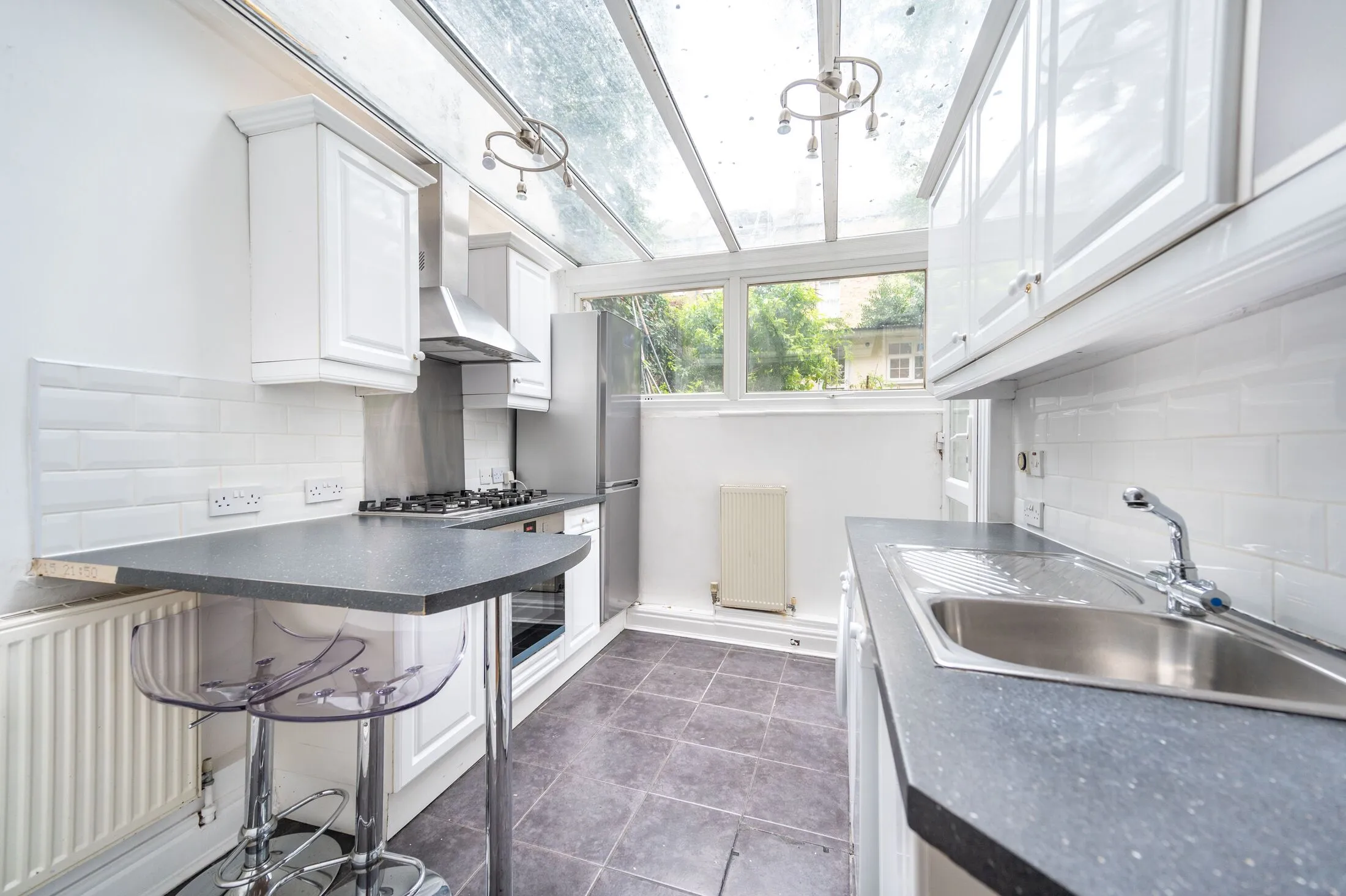 Flat Ladbroke Grove in Greater London