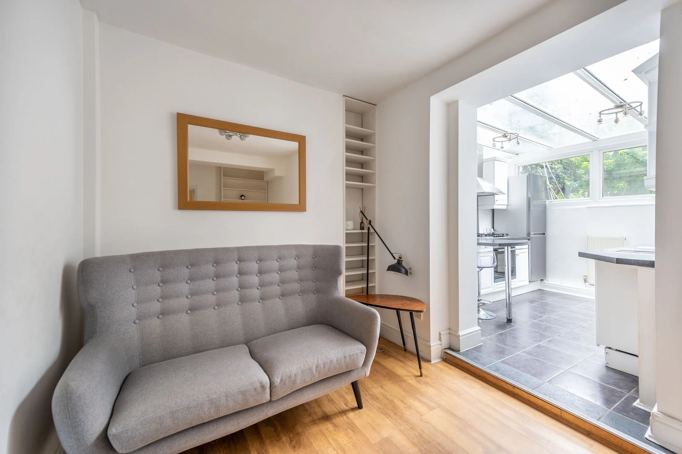 Flat Ladbroke Grove in Greater London