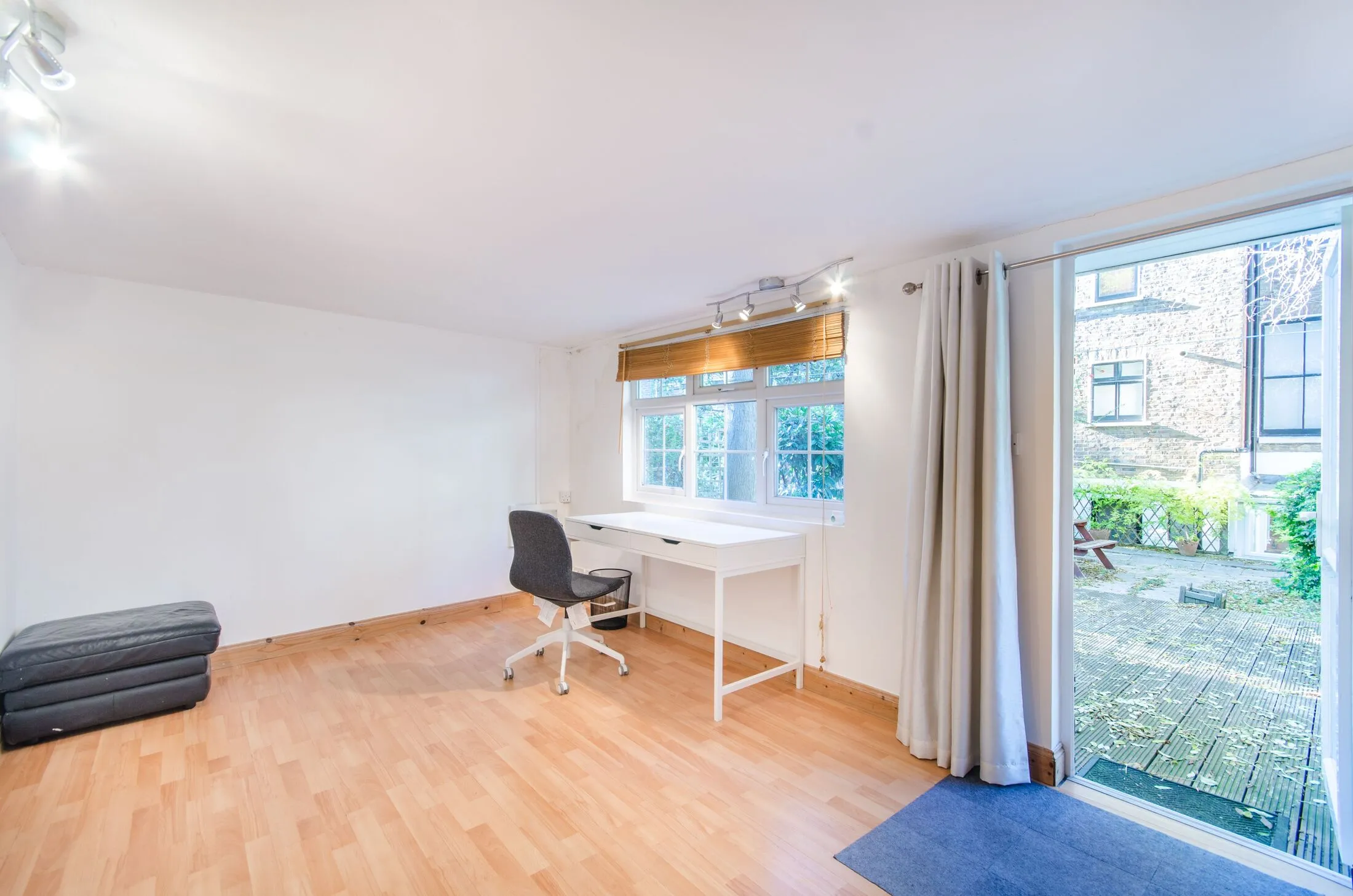 Flat Ladbroke Grove in Greater London