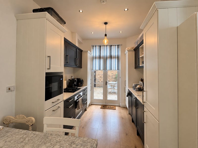 Flat Orford Road in Greater London