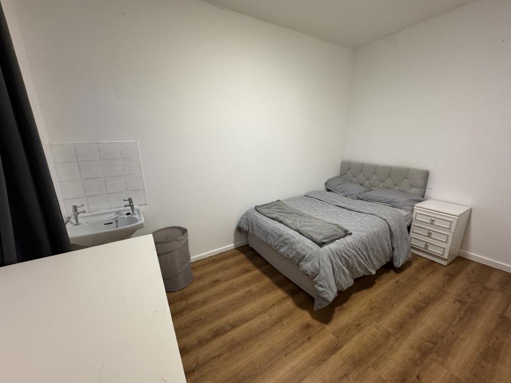 Room Tennyson Road in Southampton