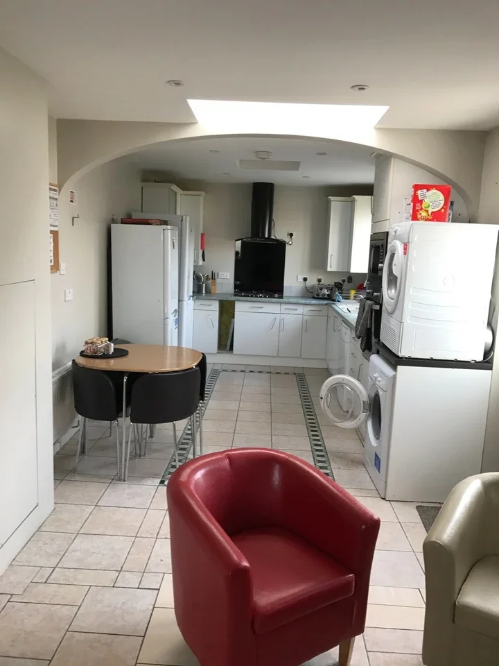 Room Crossway in Greater London