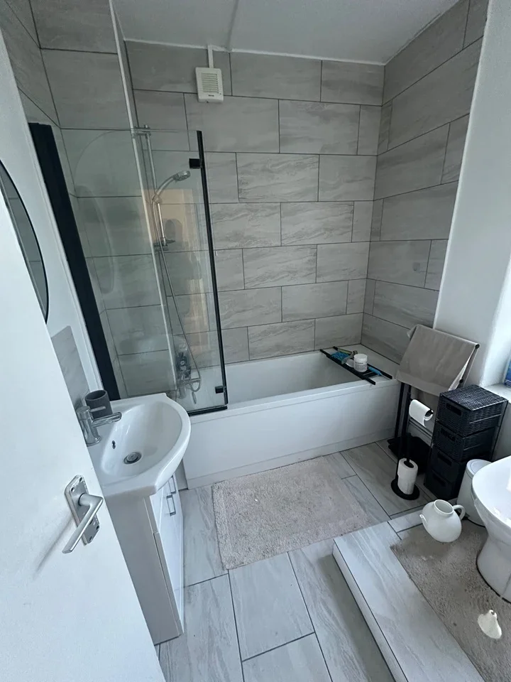 Room Darenth Road in Greater London