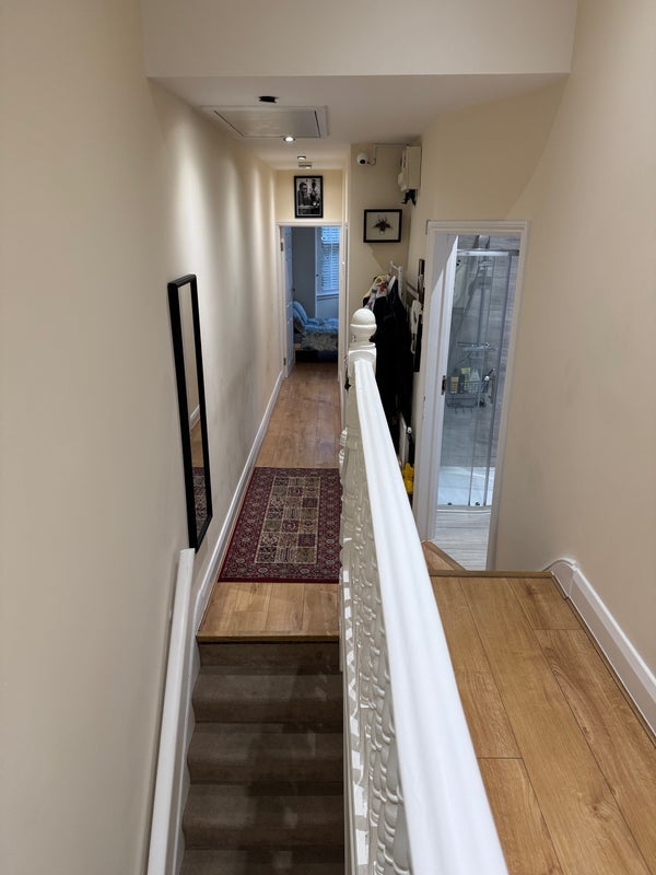 Room Frome Road in Greater London