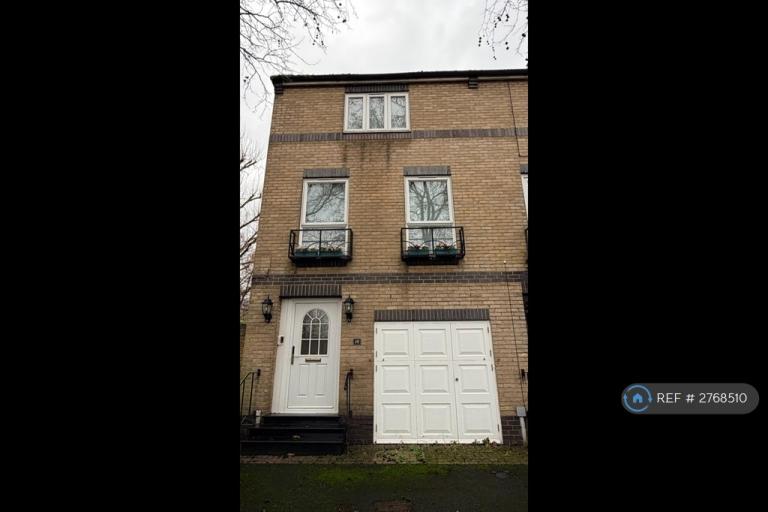 House Bray Crescent in Greater London