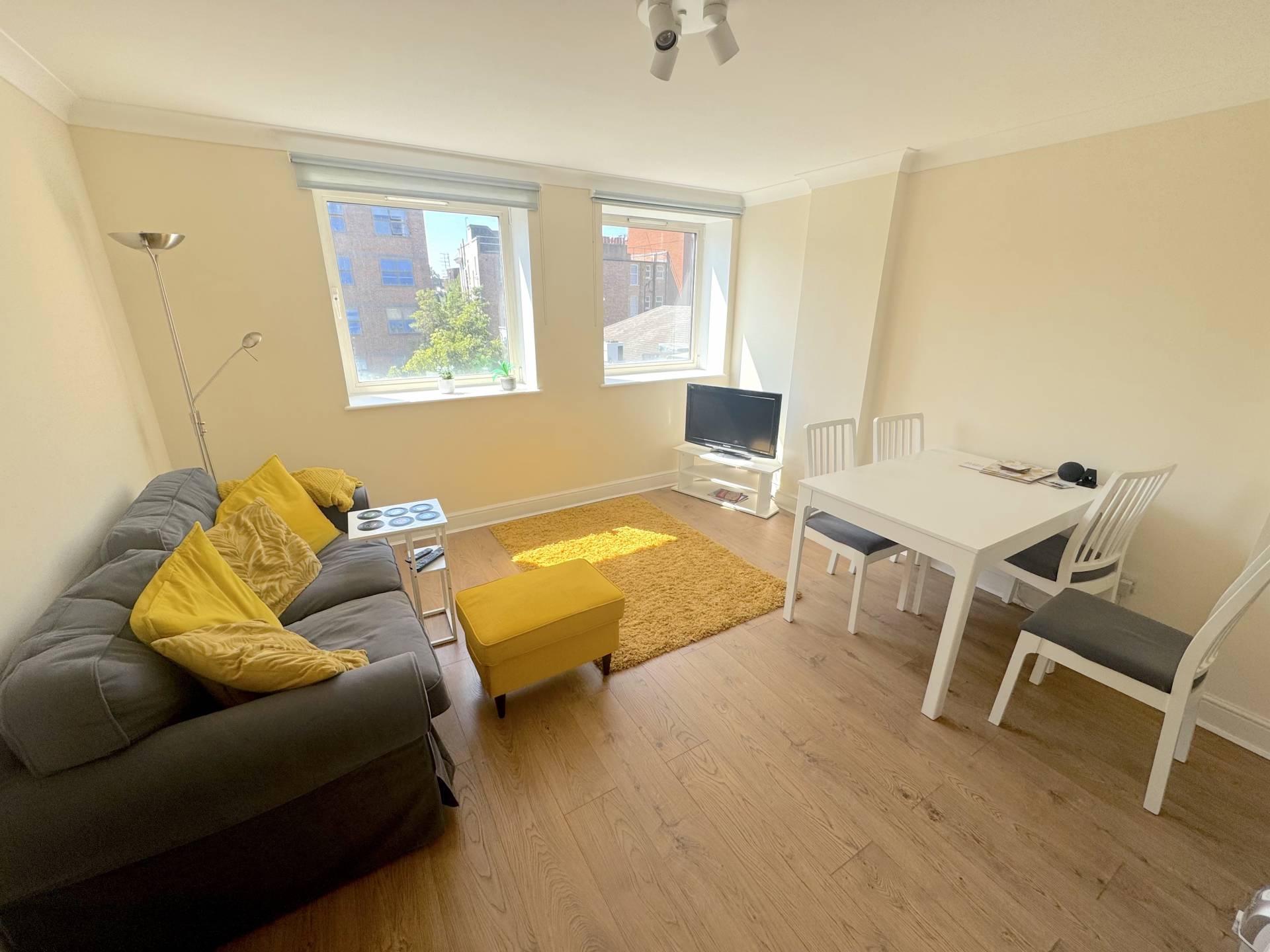 Flat Kinnerton Street in City of Westminster