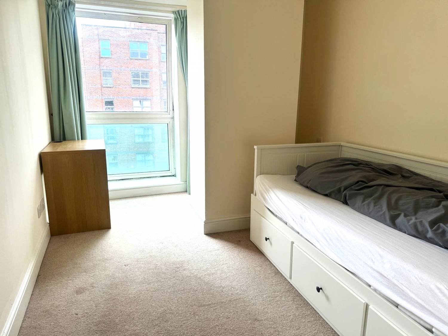 Flat Kinnerton Street in City of Westminster