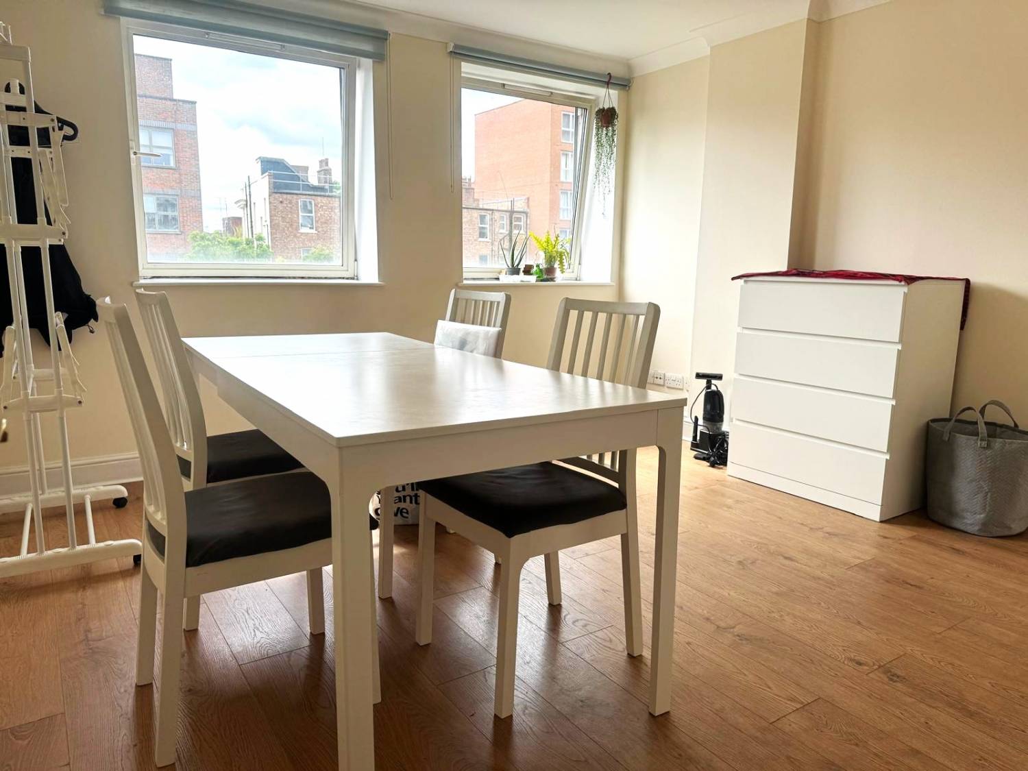 Flat Kinnerton Street in City of Westminster