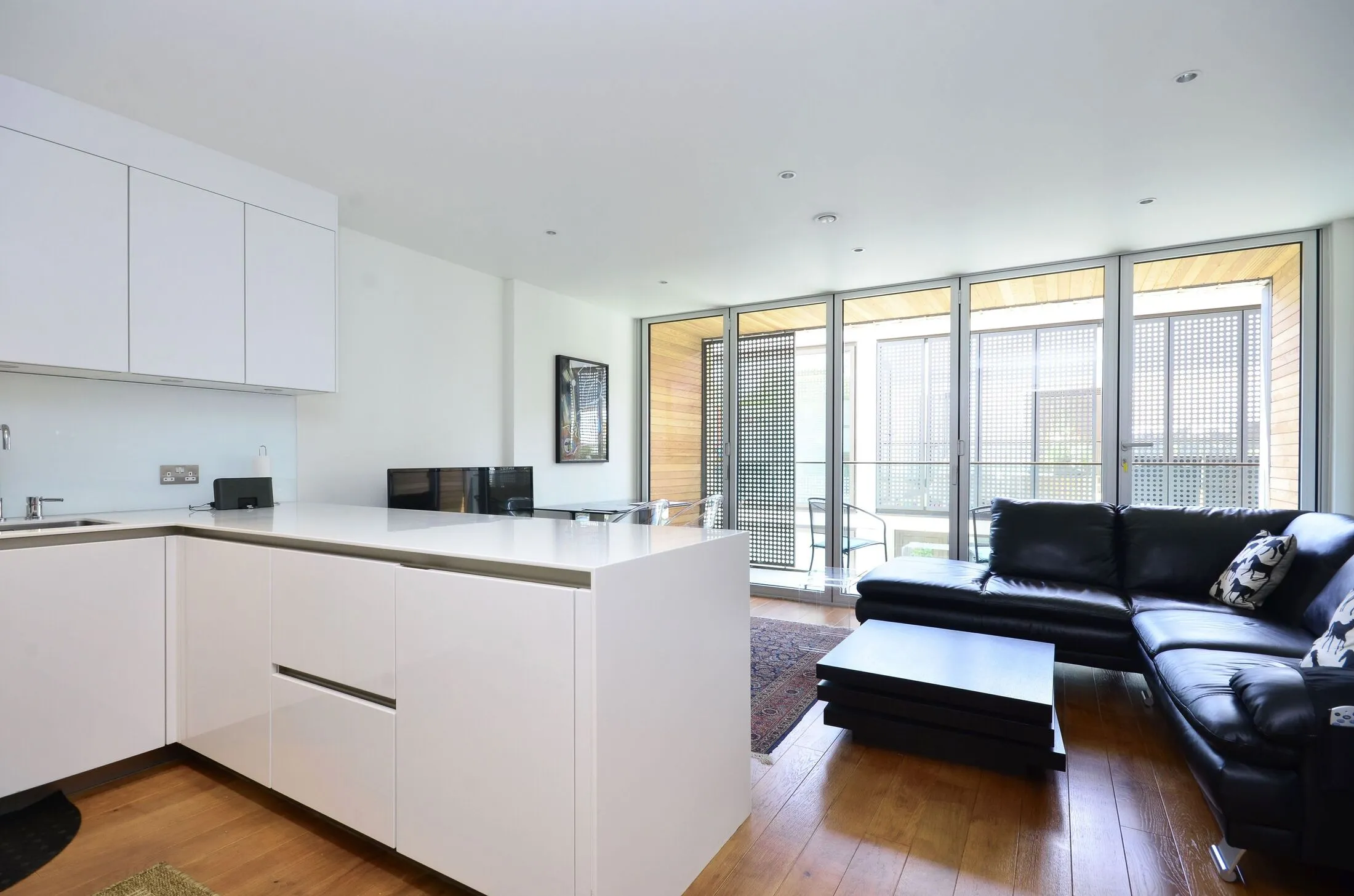 Flat Finchley Road in Greater London