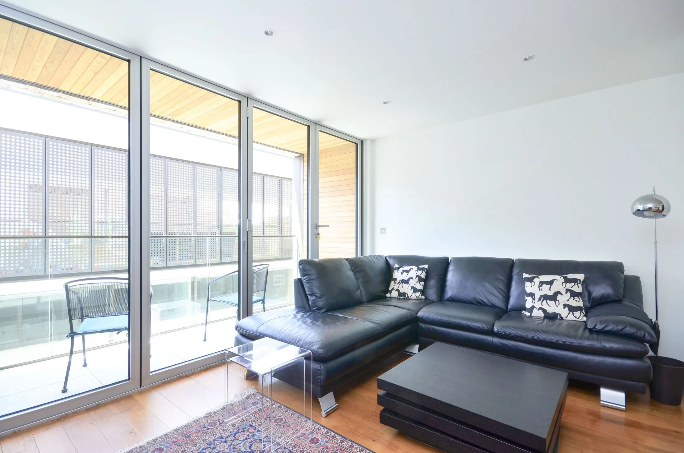 Flat Finchley Road in Greater London