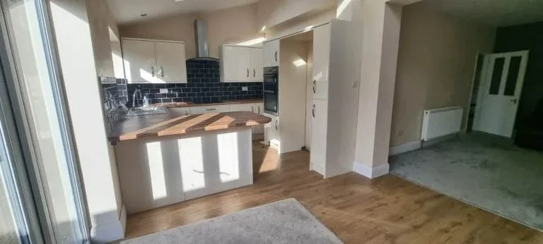 Room Heathway in Greater London