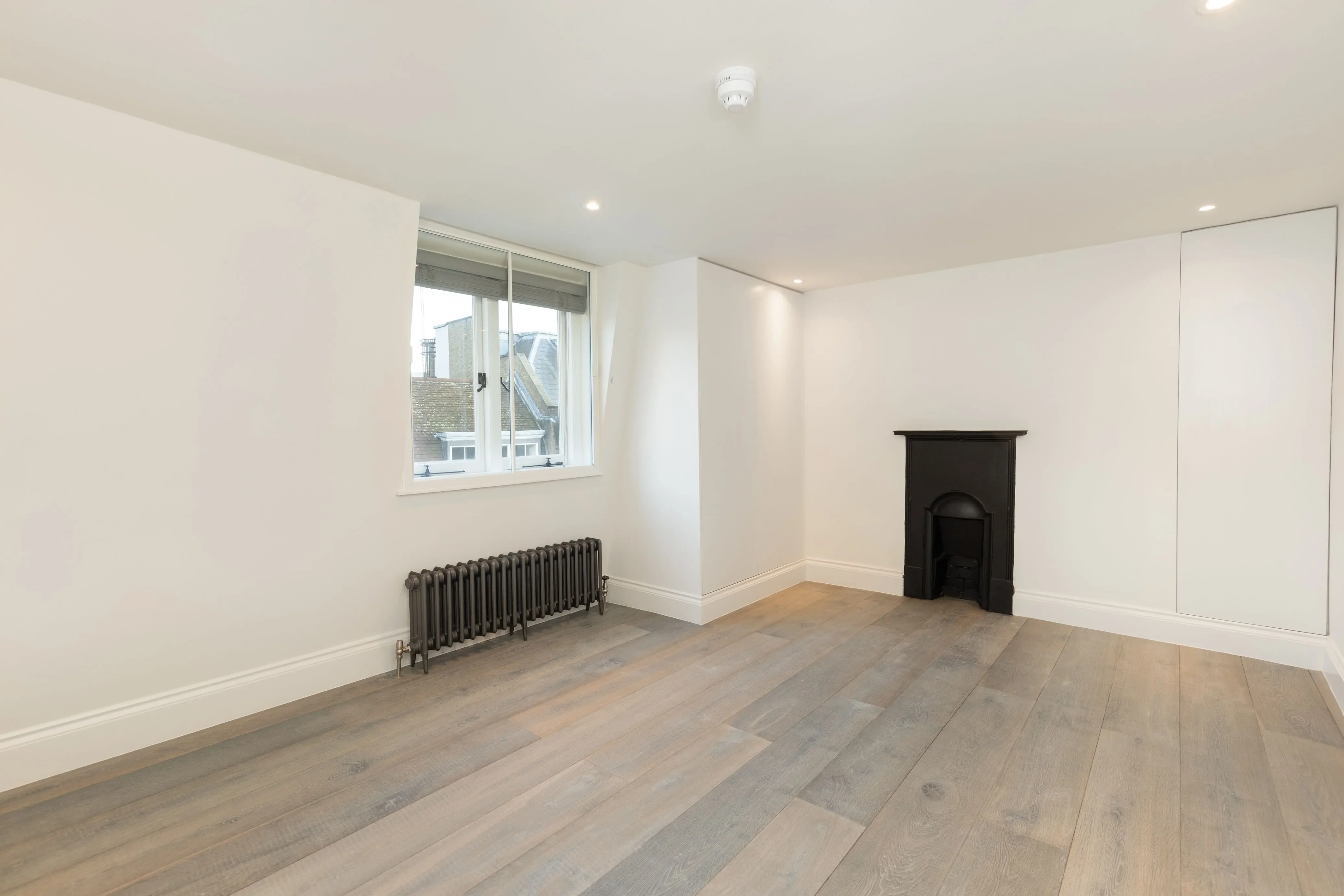 Flat Monmouth Street in Greater London