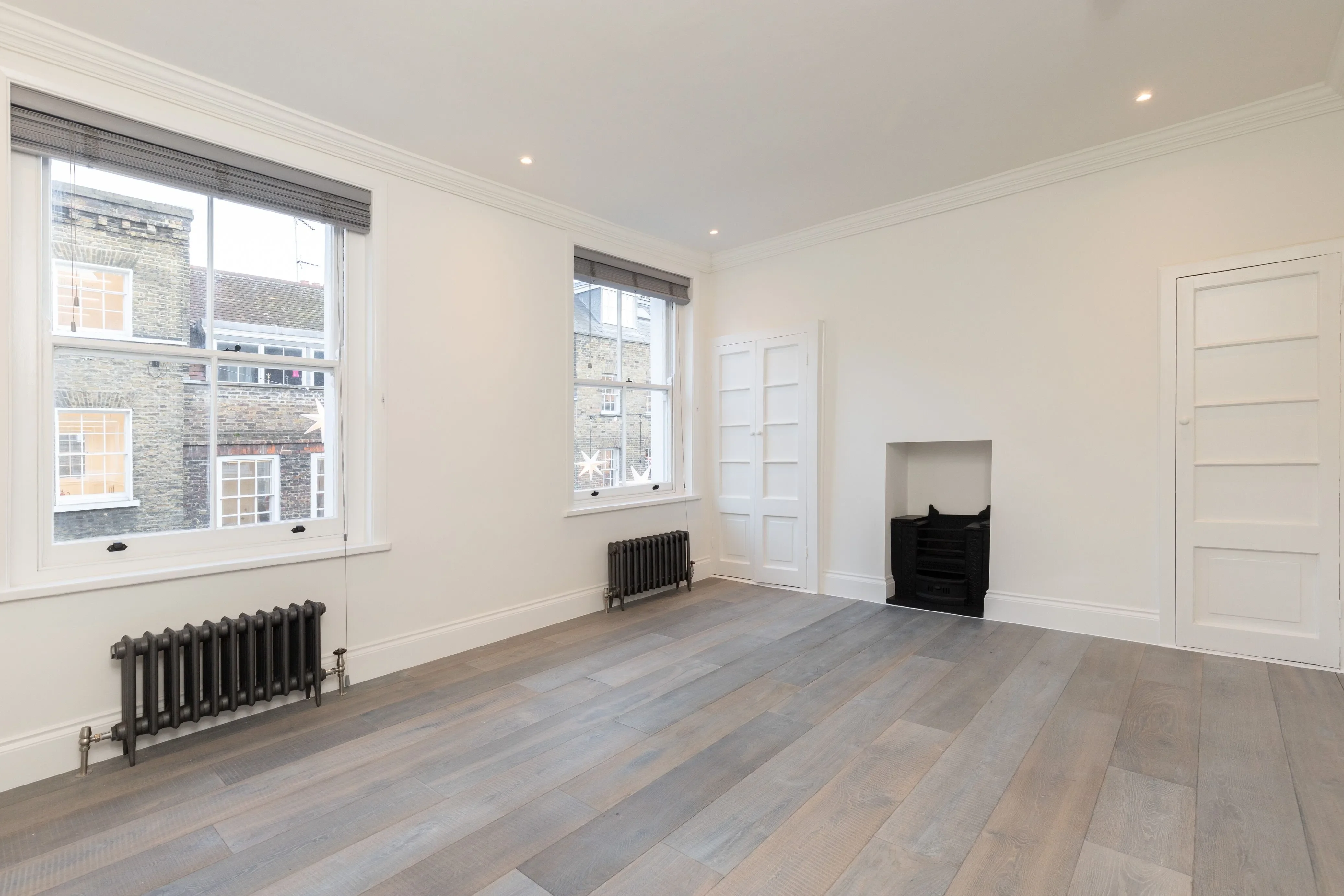 Flat Monmouth Street in Greater London