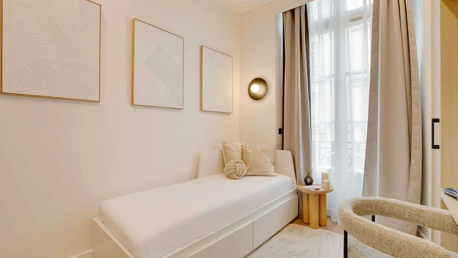 Flat Rue Méhul in Paris