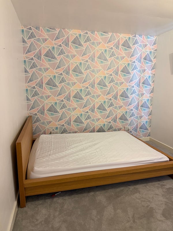 Room Lochburn Road in Glasgow