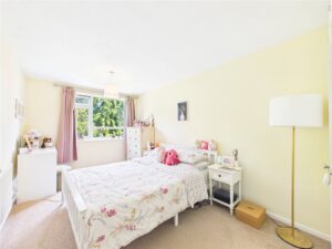 Flat Wedgberrow Close in Droitwich Spa