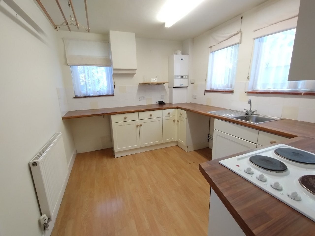 Flat Priory Road in South Holland