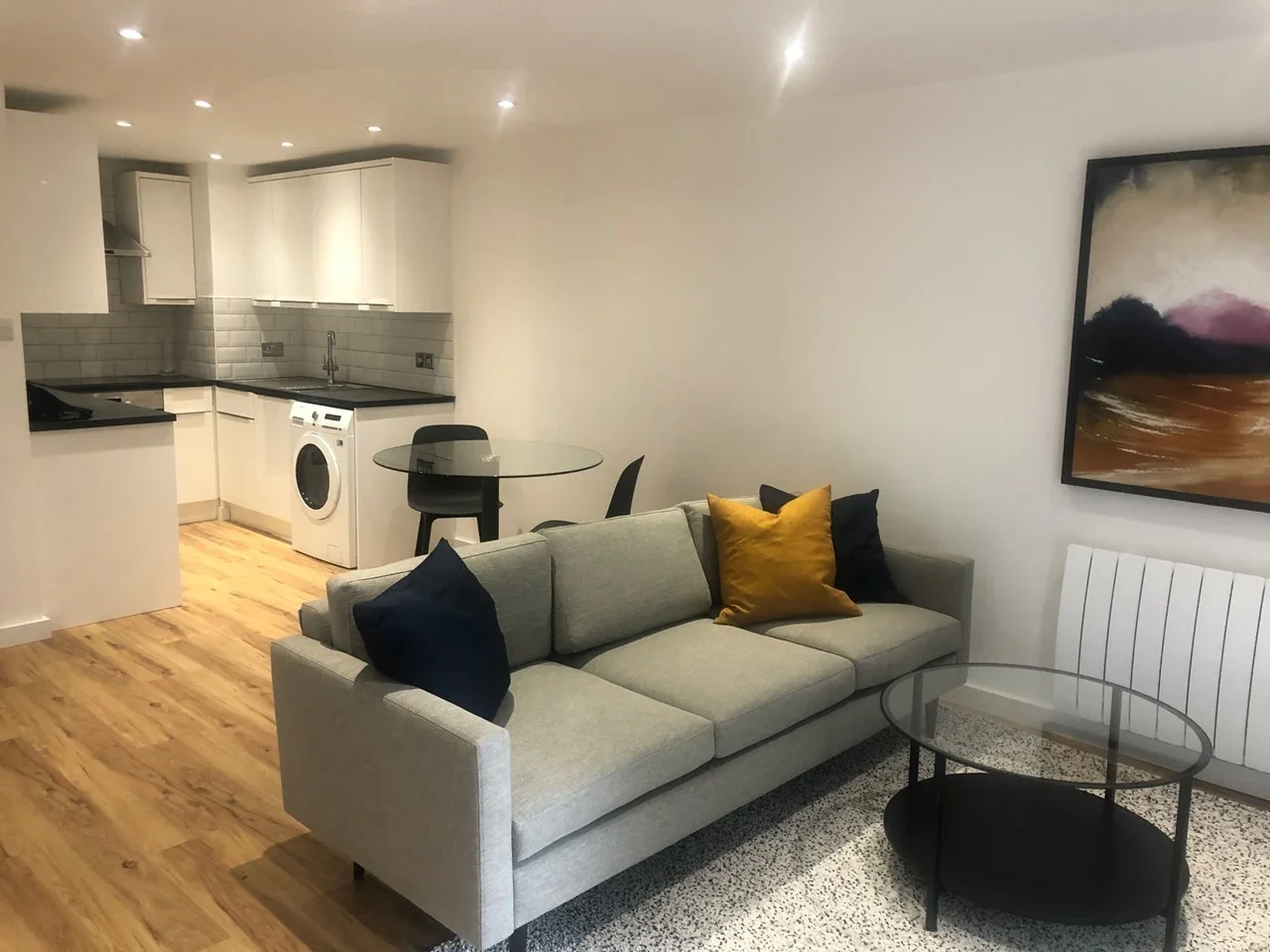 Flat Fletcher Street in Greater London