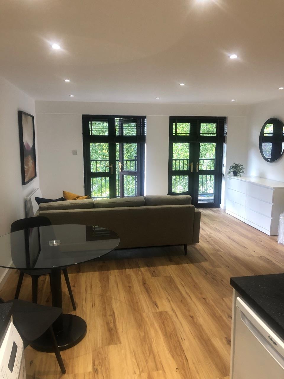 Flat Fletcher Street in Greater London