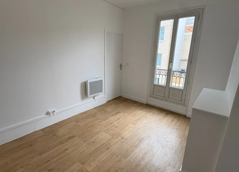 Flat Place Jacques Chirac in Clichy