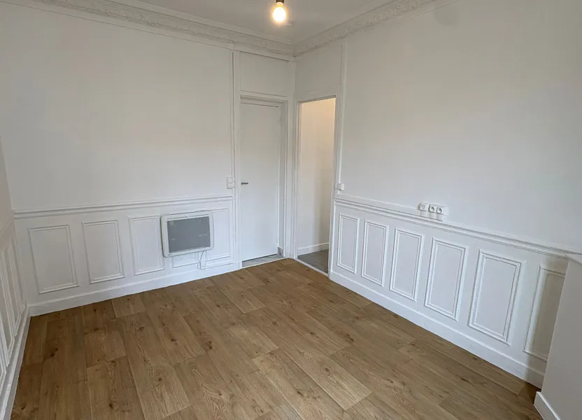 Flat Place Jacques Chirac in Clichy