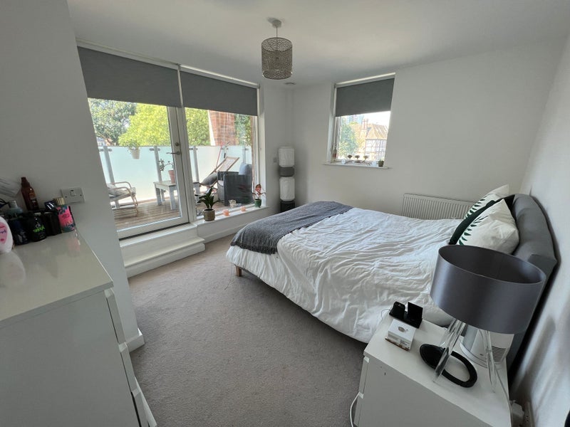 Flat Pomeroy Street in Greater London