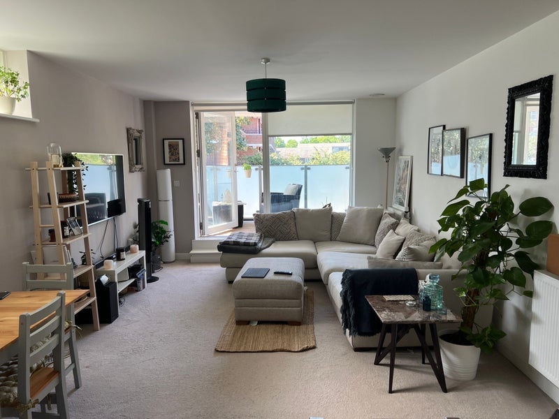 Flat Pomeroy Street in Greater London