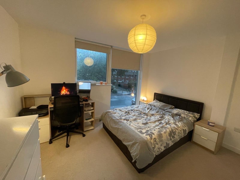 Flat Pomeroy Street in Greater London