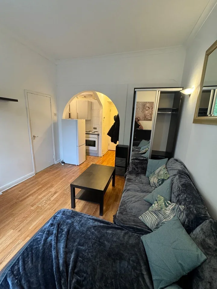 Flat Kensington Gardens Square in City of Westminster