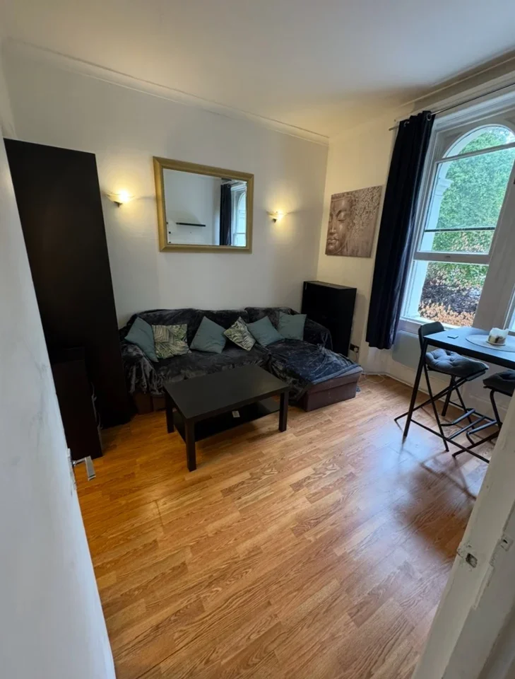 Flat Kensington Gardens Square in City of Westminster