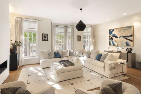 House The Vale in Greater London