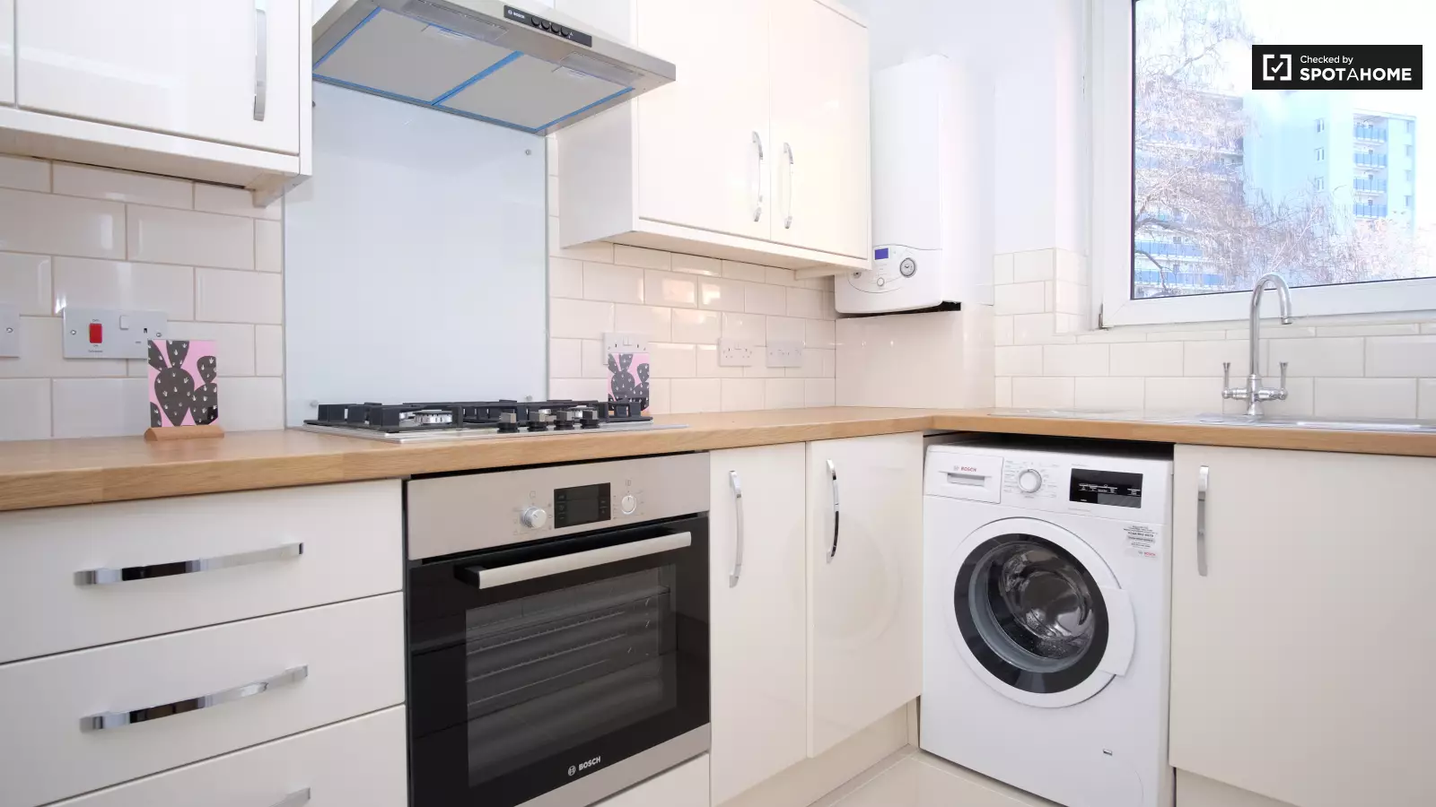 Room Tompion Street in Greater London