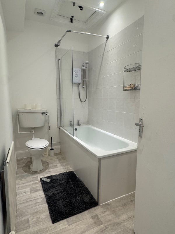 Room Talfourd Road in Greater London