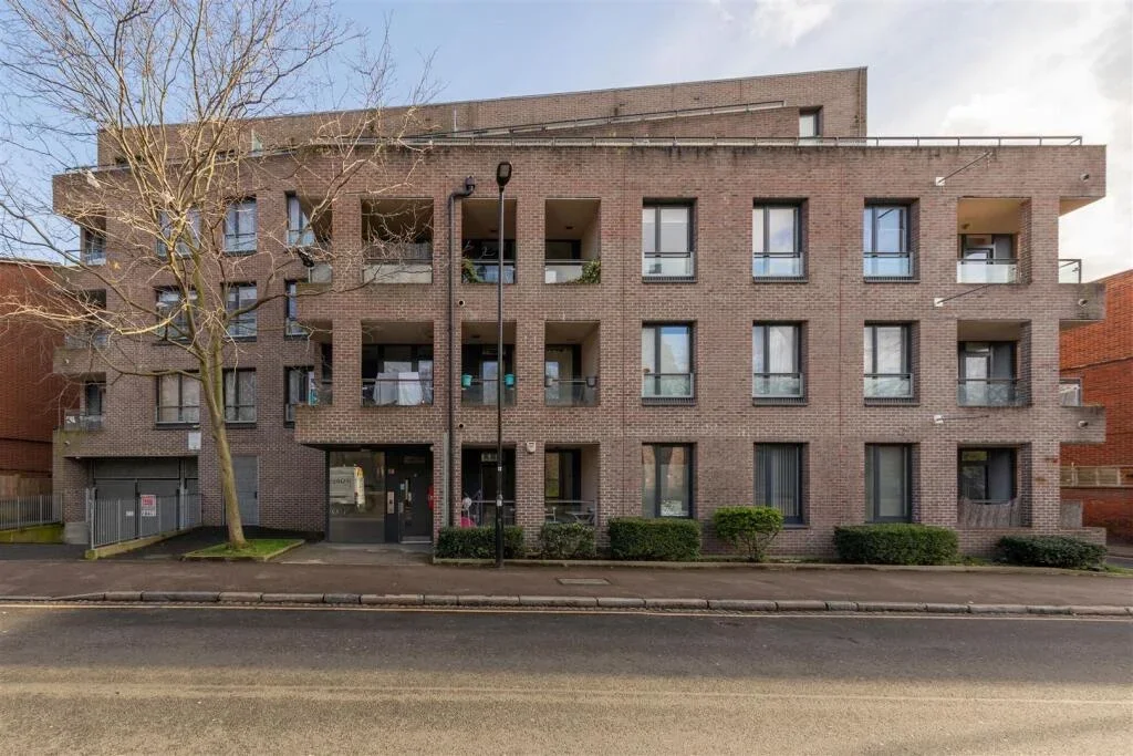 Flat New Plaistow Road in Greater London