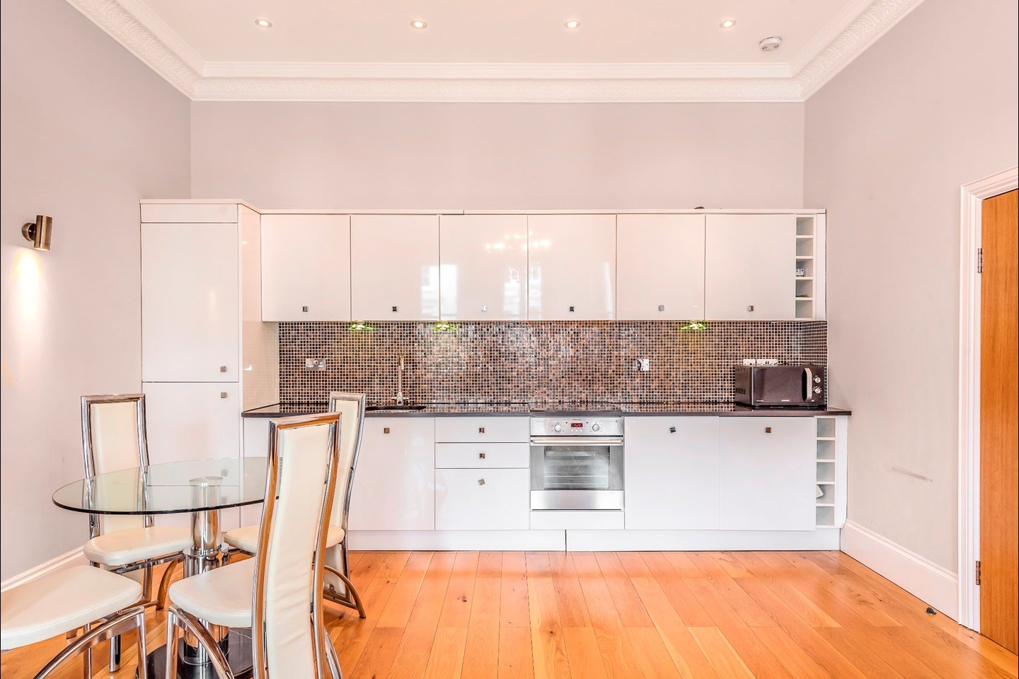 Flat Belsize Park Gardens in Greater London