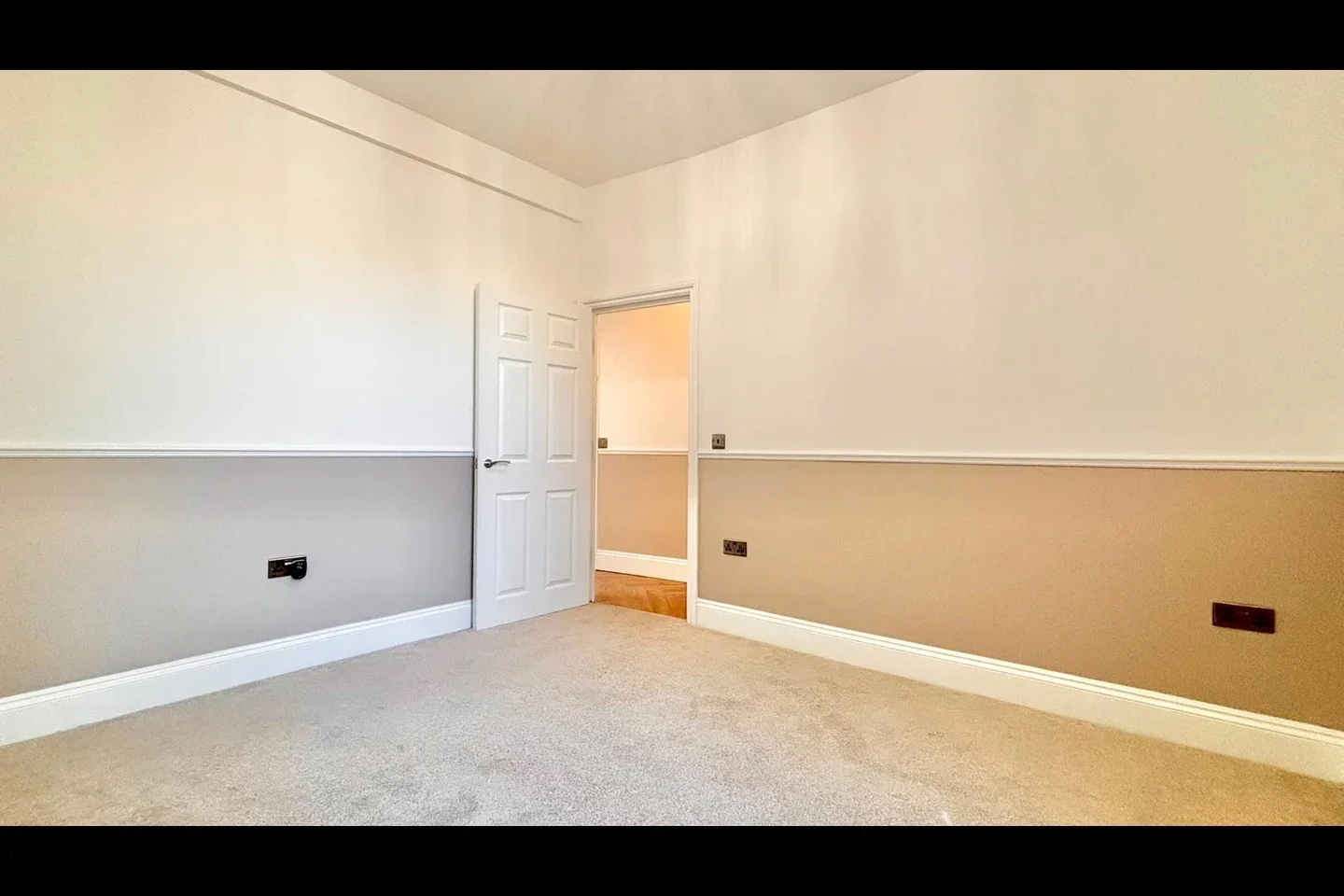 Flat Prince Regent Lane in Greater London