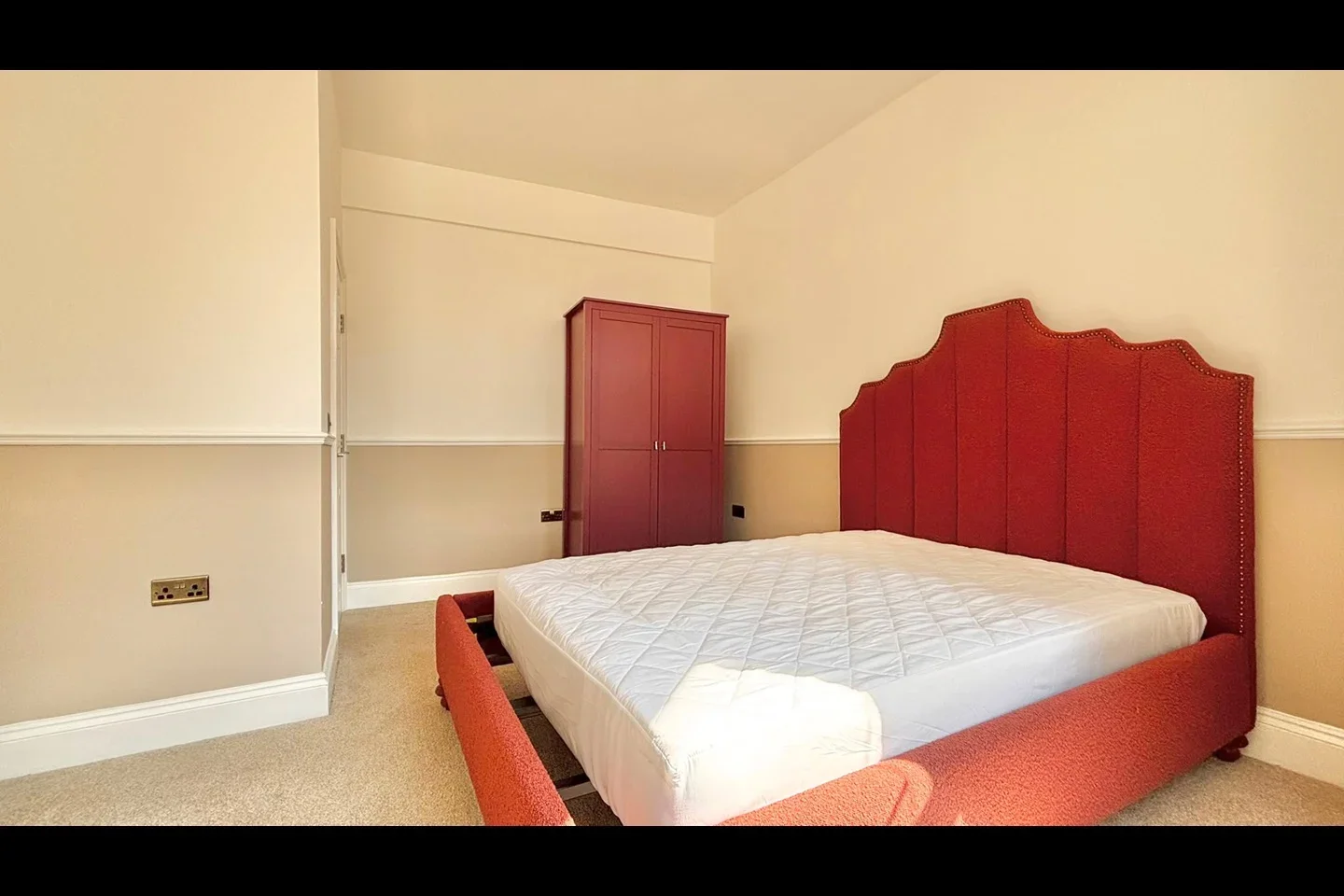 Flat Prince Regent Lane in Greater London