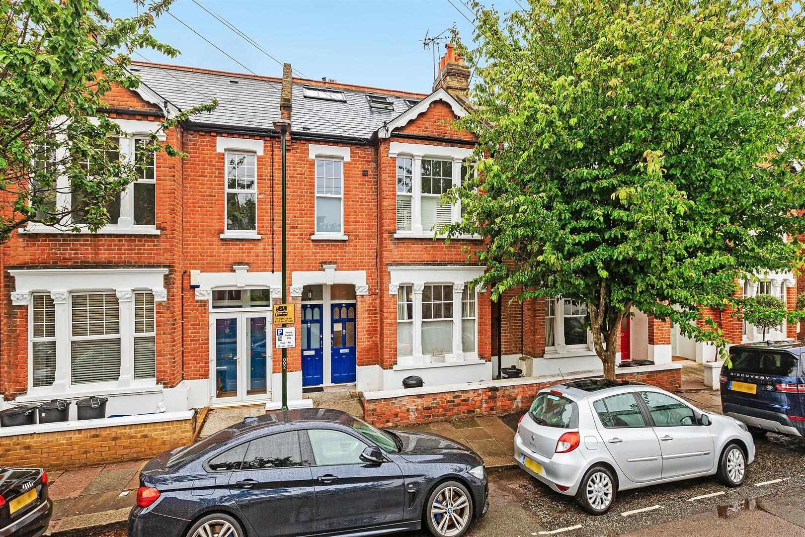 House Lyric Road in Greater London