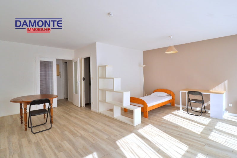 Flat Rue Raymond Poincaré in Troyes
