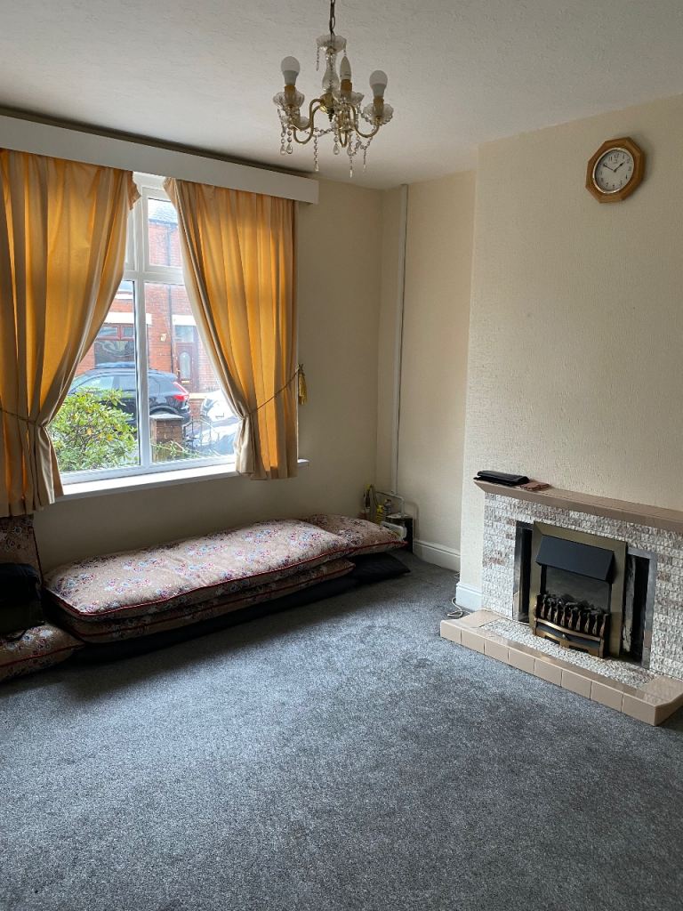 House Back Gainsborough Avenue in Bolton