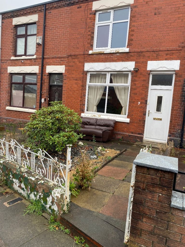 House Back Gainsborough Avenue in Bolton