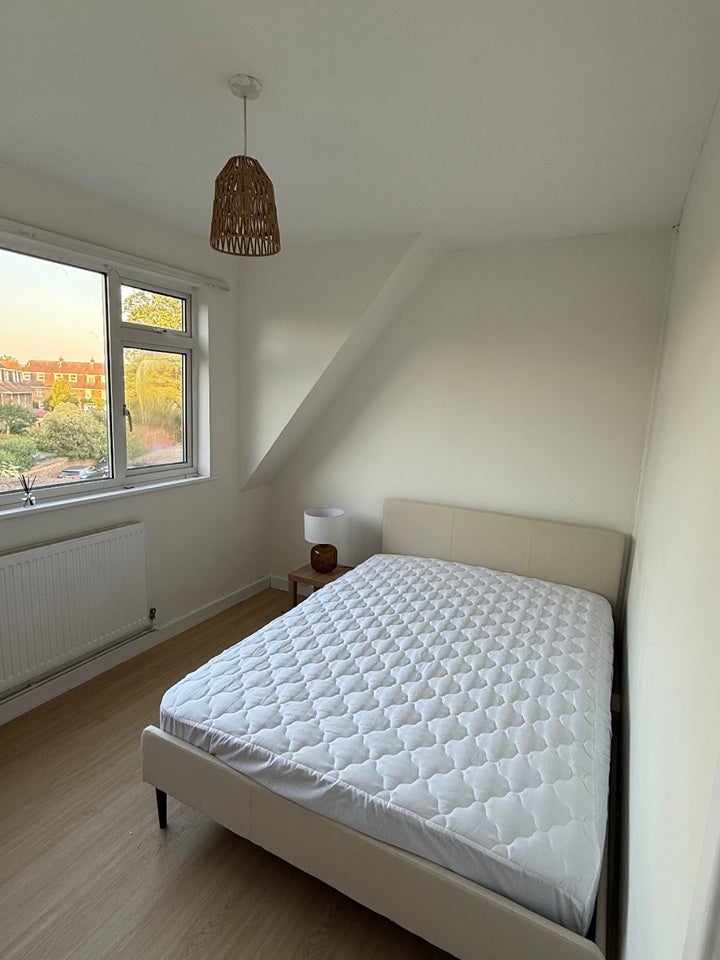 Room St Helen's Court in Epping Forest