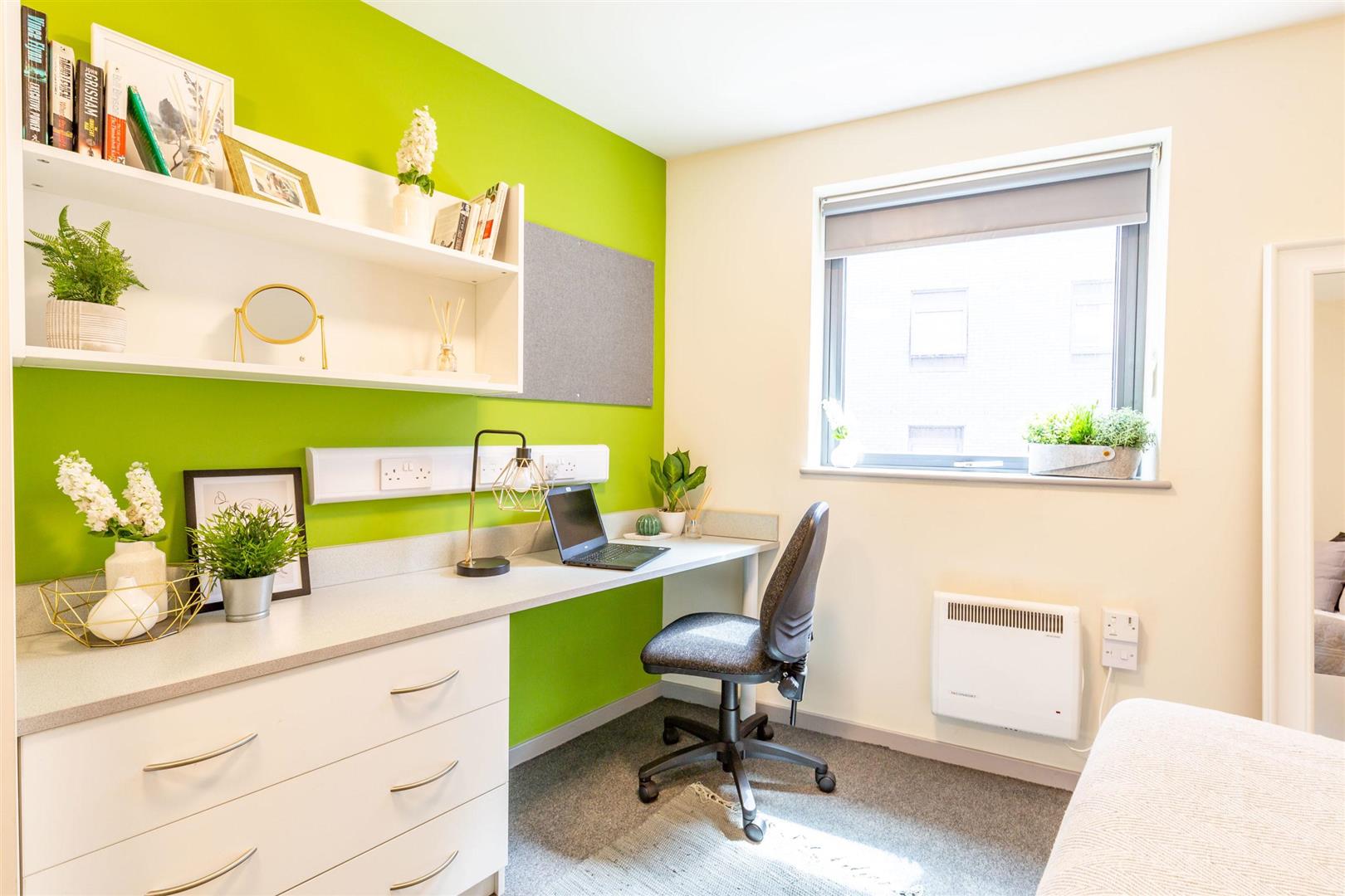 Room Portland Road in Newcastle upon Tyne